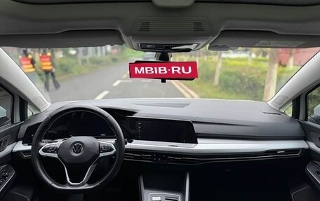 Volkswagen Golf VIII, 2021 год, 1 800 000 рублей, 11 фотография