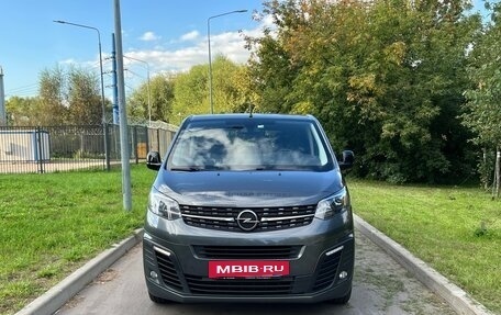 Opel Zafira Life I, 2021 год, 2 800 000 рублей, 3 фотография