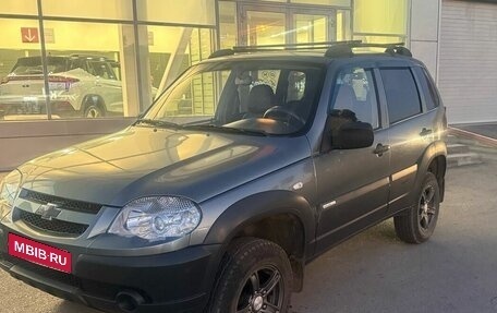 Chevrolet Niva I рестайлинг, 2011 год, 550 000 рублей, 1 фотография