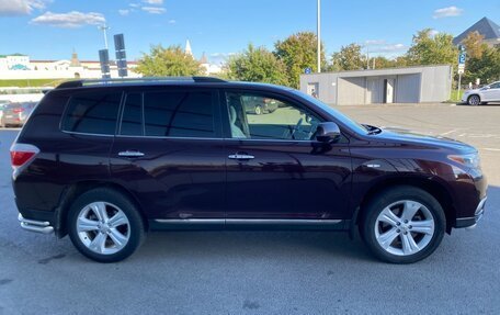Toyota Highlander III, 2012 год, 1 750 000 рублей, 1 фотография