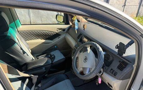 Toyota ISis I, 2007 год, 840 000 рублей, 18 фотография