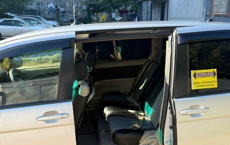 Toyota ISis I, 2007 год, 840 000 рублей, 22 фотография