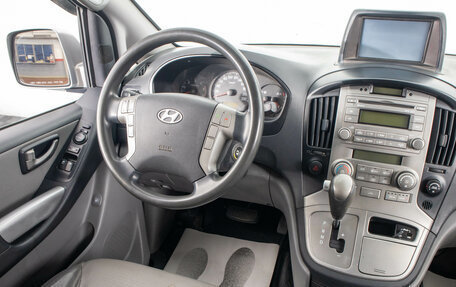 Hyundai Grand Starex Grand Starex I рестайлинг 2, 2011 год, 1 759 000 рублей, 17 фотография