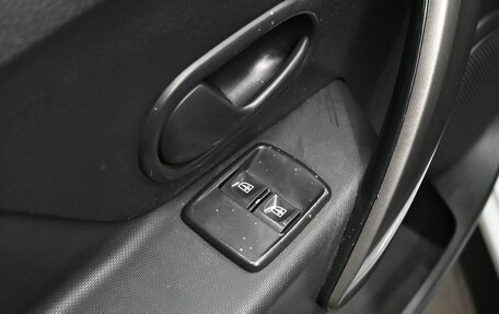 Renault Logan II, 2019 год, 799 000 рублей, 12 фотография