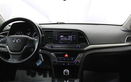 Hyundai Elantra VI рестайлинг, 2017 год, 1 227 000 рублей, 11 фотография
