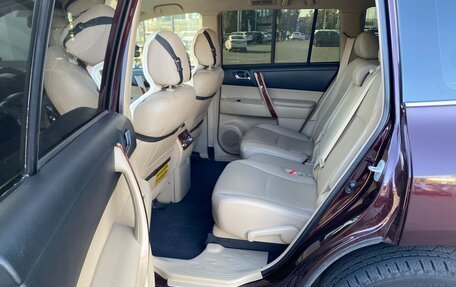 Toyota Highlander III, 2012 год, 1 750 000 рублей, 6 фотография