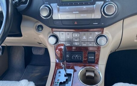 Toyota Highlander III, 2012 год, 1 750 000 рублей, 12 фотография
