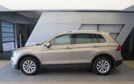 Volkswagen Tiguan II, 2018 год, 1 840 000 рублей, 28 фотография