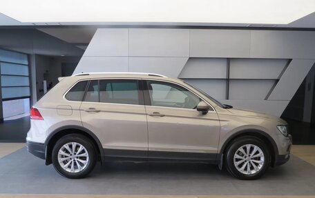 Volkswagen Tiguan II, 2018 год, 1 840 000 рублей, 29 фотография