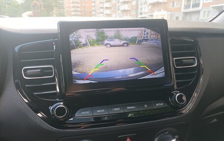 Hyundai Solaris II рестайлинг, 2021 год, 1 590 000 рублей, 3 фотография