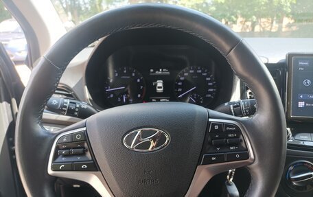 Hyundai Solaris II рестайлинг, 2021 год, 1 590 000 рублей, 10 фотография