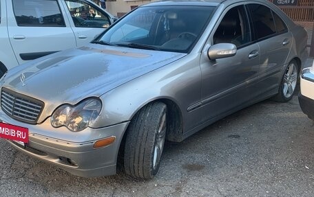 Mercedes-Benz C-Класс, 2004 год, 520 000 рублей, 4 фотография