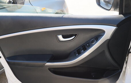 Hyundai i30 II рестайлинг, 2013 год, 923 300 рублей, 11 фотография