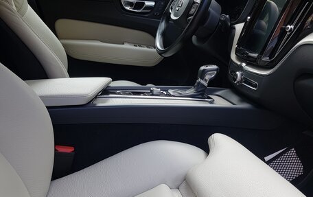 Volvo XC60 II, 2018 год, 3 450 000 рублей, 2 фотография