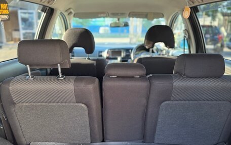 Toyota Wish II, 2003 год, 750 000 рублей, 13 фотография