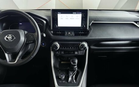 Toyota RAV4, 2020 год, 3 345 000 рублей, 13 фотография