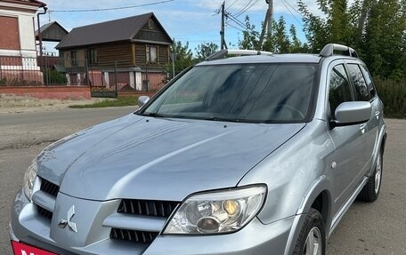 Mitsubishi Outlander III рестайлинг 3, 2007 год, 650 000 рублей, 8 фотография