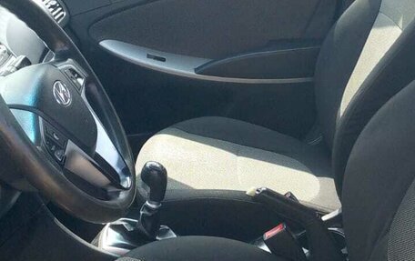 Hyundai Solaris II рестайлинг, 2012 год, 760 000 рублей, 7 фотография