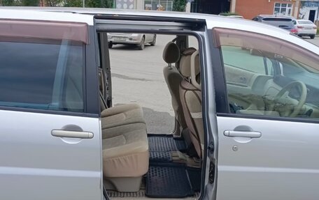 Nissan Liberty, 2001 год, 450 000 рублей, 24 фотография