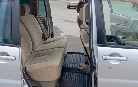 Nissan Liberty, 2001 год, 450 000 рублей, 23 фотография