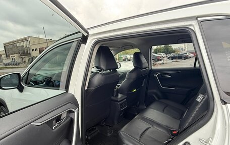 Toyota RAV4, 2019 год, 3 200 000 рублей, 9 фотография