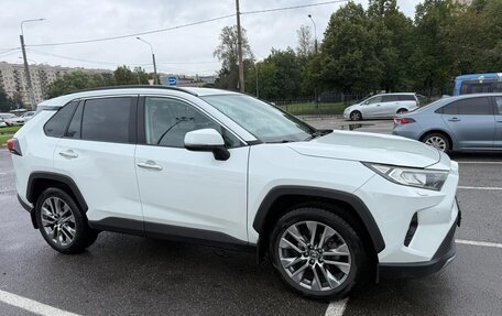 Toyota RAV4, 2019 год, 3 200 000 рублей, 6 фотография