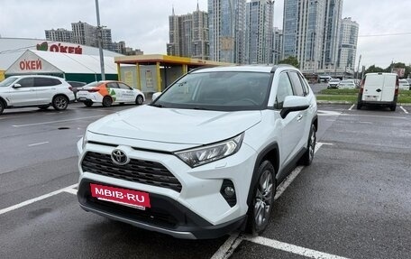 Toyota RAV4, 2019 год, 3 200 000 рублей, 5 фотография
