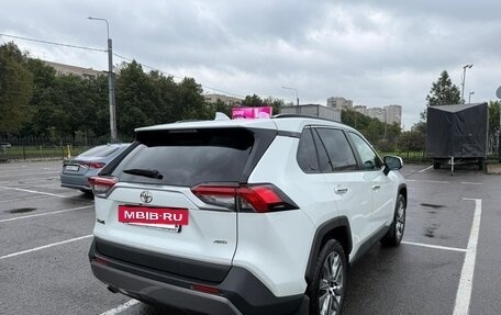 Toyota RAV4, 2019 год, 3 200 000 рублей, 3 фотография