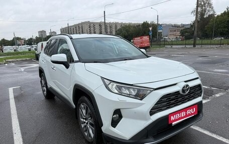 Toyota RAV4, 2019 год, 3 200 000 рублей, 11 фотография