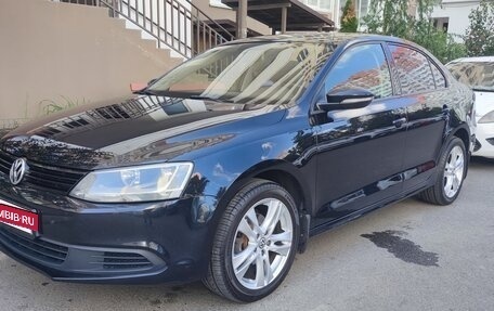 Volkswagen Jetta VI, 2013 год, 950 000 рублей, 2 фотография