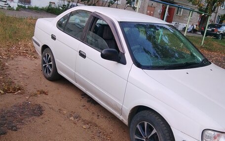 Nissan Sunny B15, 2000 год, 260 000 рублей, 2 фотография