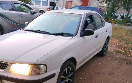 Nissan Sunny B15, 2000 год, 260 000 рублей, 4 фотография