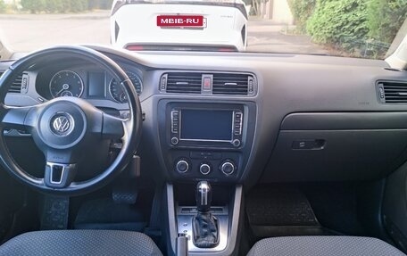 Volkswagen Jetta VI, 2013 год, 950 000 рублей, 12 фотография