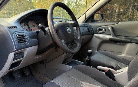 Mazda 323, 2002 год, 330 000 рублей, 8 фотография