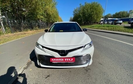 Toyota Camry, 2018 год, 3 100 000 рублей, 3 фотография