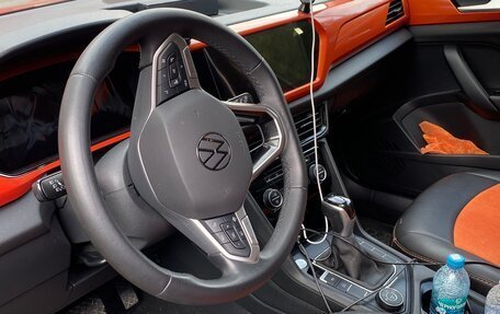 Volkswagen Taos, 2021 год, 2 700 000 рублей, 3 фотография