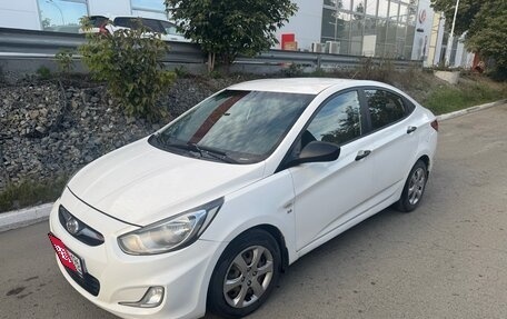 Hyundai Solaris II рестайлинг, 2013 год, 670 000 рублей, 1 фотография