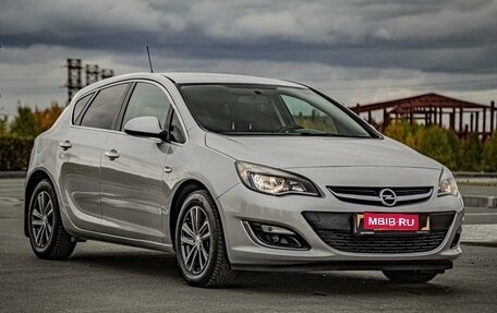 Opel Astra J, 2012 год, 820 000 рублей, 1 фотография
