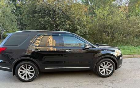 Ford Explorer VI, 2018 год, 2 800 000 рублей, 2 фотография