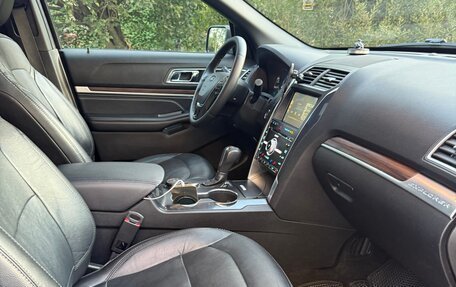Ford Explorer VI, 2018 год, 2 800 000 рублей, 9 фотография