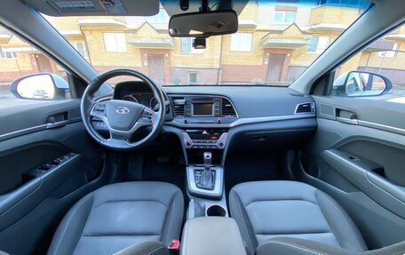 Hyundai Elantra VI рестайлинг, 2018 год, 1 750 000 рублей, 8 фотография