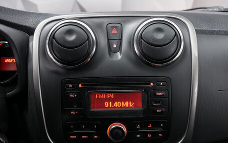 Dacia Sandero II, 2015 год, 676 000 рублей, 18 фотография