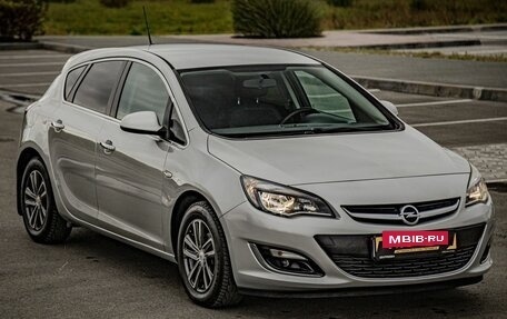 Opel Astra J, 2012 год, 820 000 рублей, 2 фотография