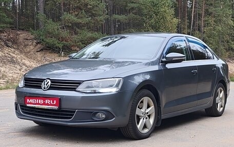 Volkswagen Jetta VI, 2012 год, 1 000 000 рублей, 1 фотография