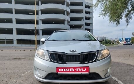 KIA Rio III рестайлинг, 2013 год, 970 000 рублей, 3 фотография