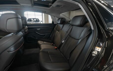Audi A8, 2018 год, 4 650 000 рублей, 14 фотография