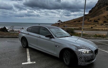 BMW 5 серия, 2011 год, 1 800 000 рублей, 6 фотография