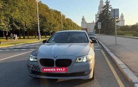 BMW 5 серия, 2011 год, 1 800 000 рублей, 4 фотография
