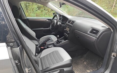 Volkswagen Jetta VI, 2012 год, 1 000 000 рублей, 9 фотография