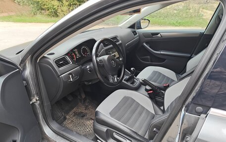 Volkswagen Jetta VI, 2012 год, 1 000 000 рублей, 10 фотография